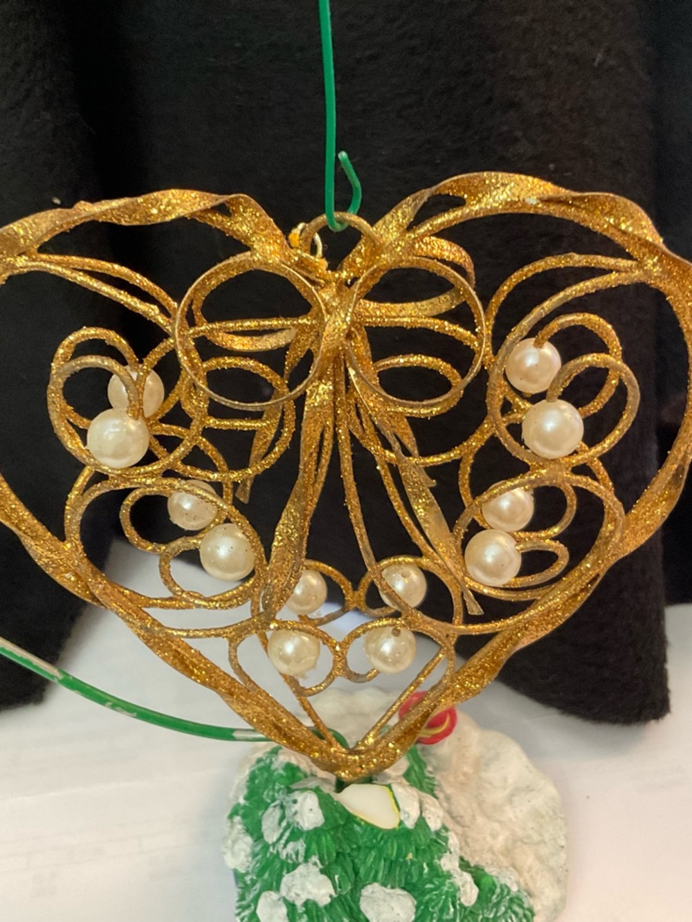 BR  Gold Glitter Heart CHRISTMAS Ornament with Pearl-Like Accents